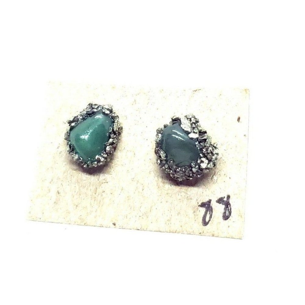 Aventurine and pyrite crystal stud Earrings